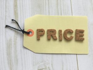 PRICEと書かれたタグ